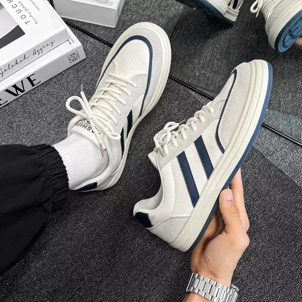 Dawn Lace-Ups Sneakers